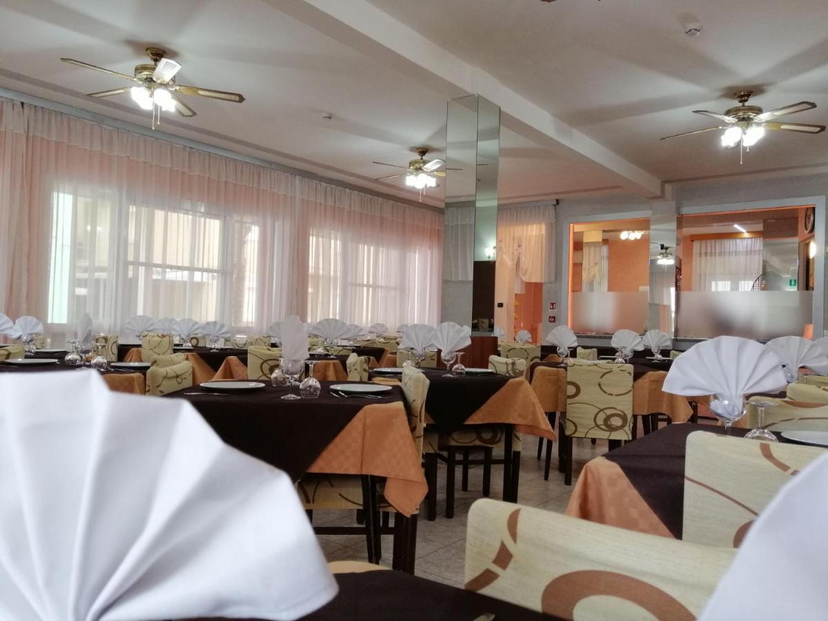 Hotel Alba ริมินี ภายนอก รูปภาพ